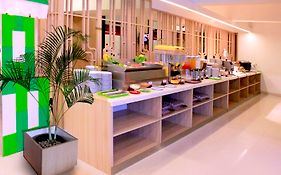 Fave Plus Hotel Palembang